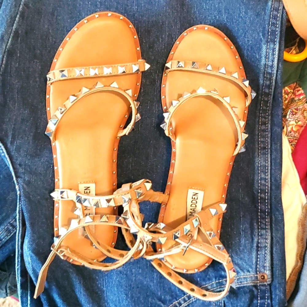 Womens Steve madden strap I y shoes